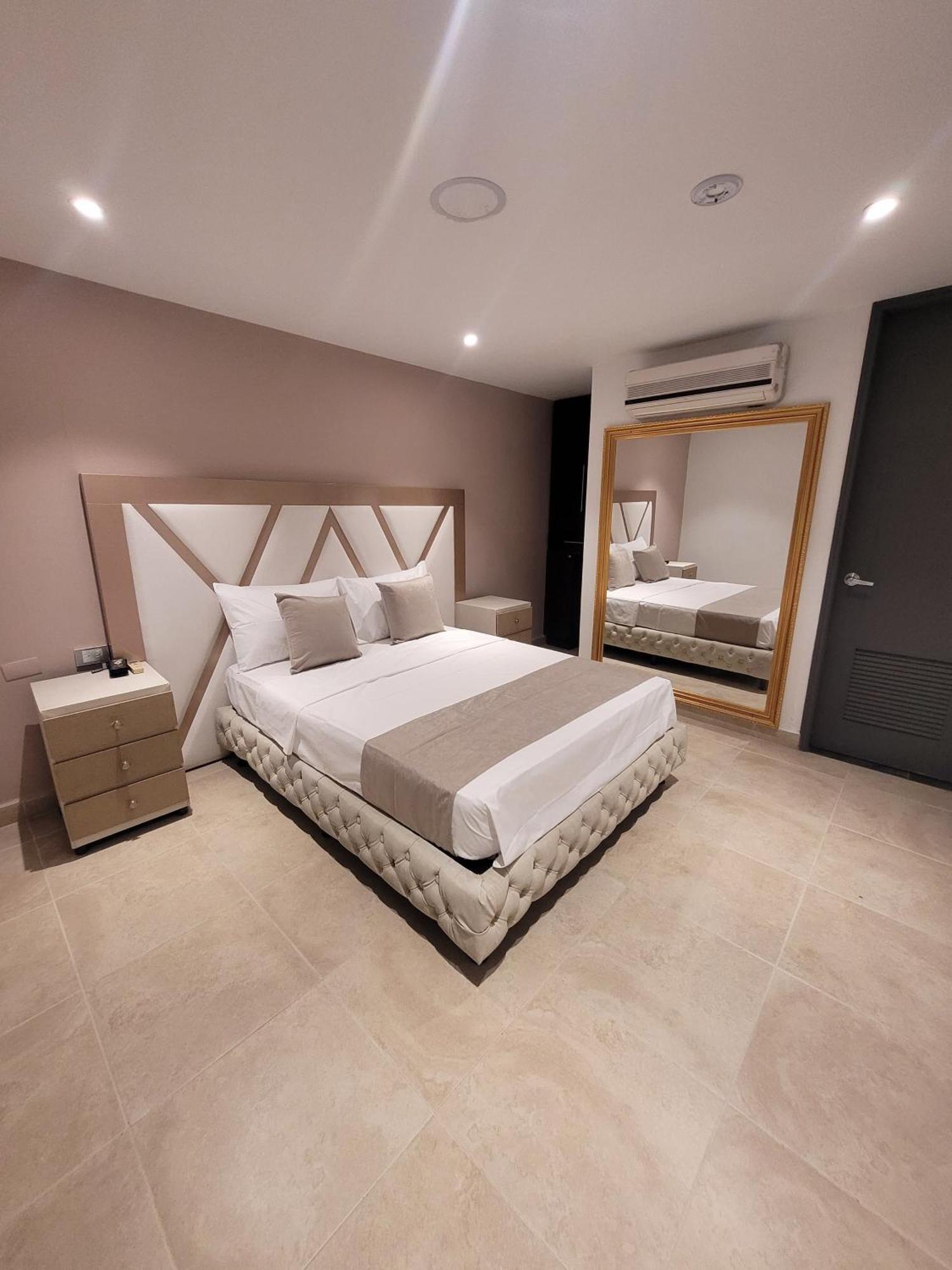 Hotel Med 33 Меделин Екстериор снимка
